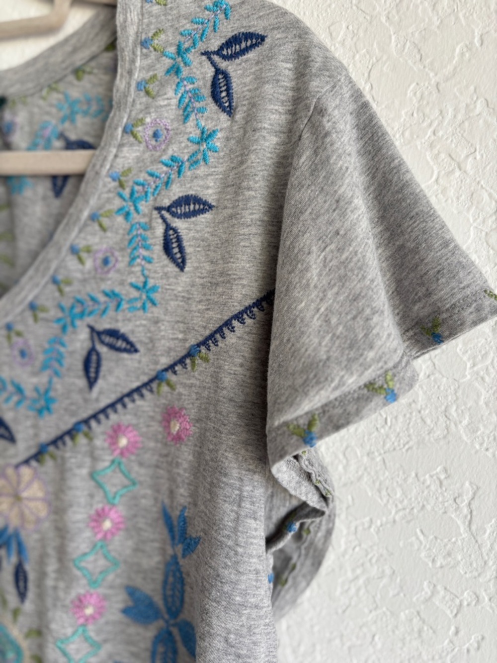 Johnny Was Oriel Embroidered Cotton Flutter Sleeve Top – PXL Petite XL Like New - Picture 3 of 16
